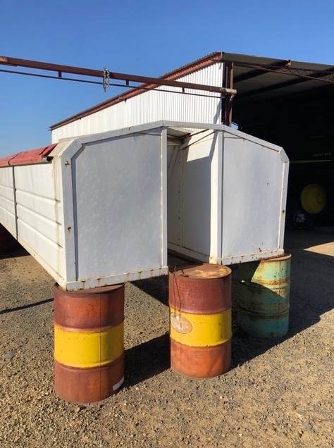 1985 Lusty Convertable 41foot Trailer