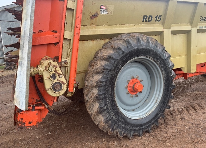 FarmTech 15t Rear Discharge Spreader