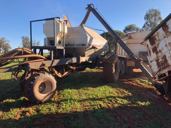 Flexicoil 1720 air cart 