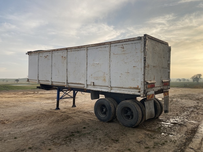 Centurion 30' Bogie Tipper