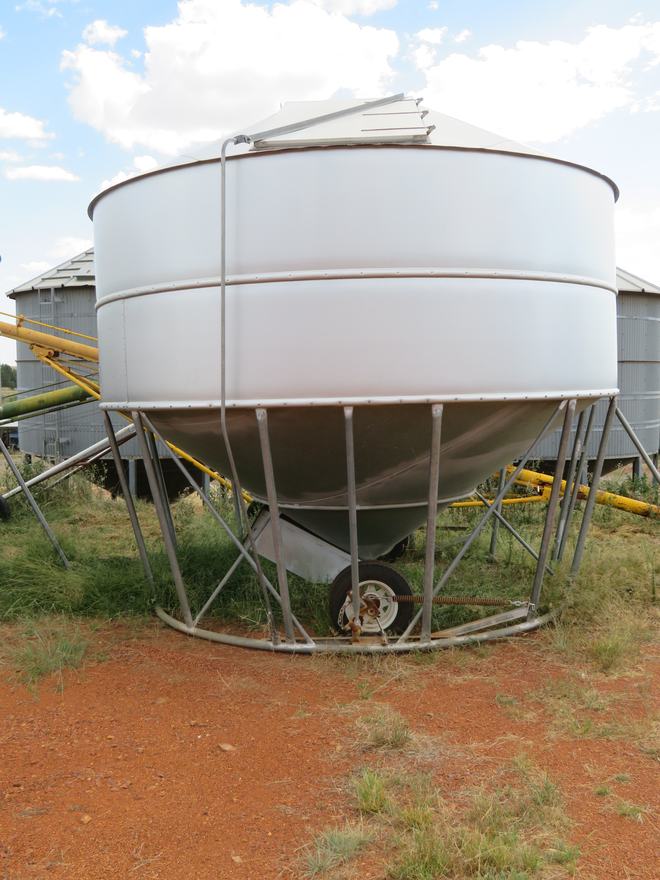 2 x HE 30 tonne Fertiliser Field Bins