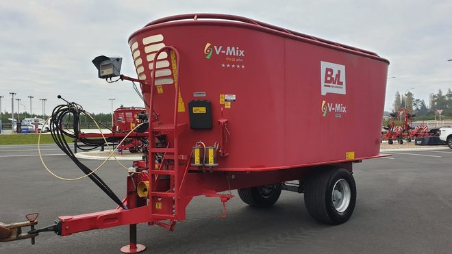 2013 BvL V-Mix 17 Mixer Wagon