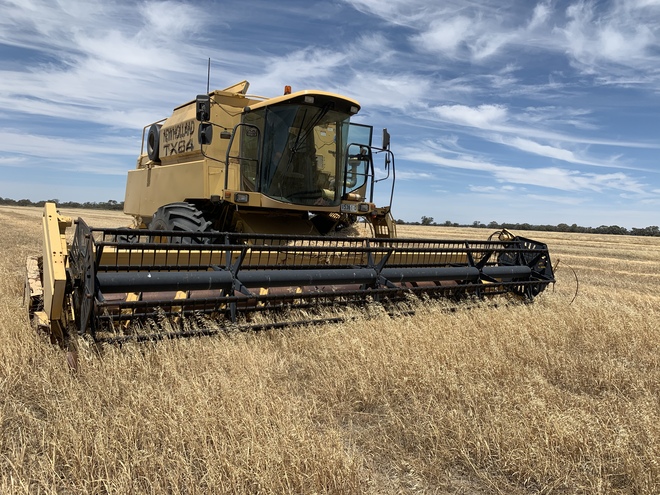New Holland TX 64 4WD Header / Harvester