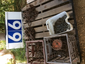 Under Auction (A129) - Quantity of Chains