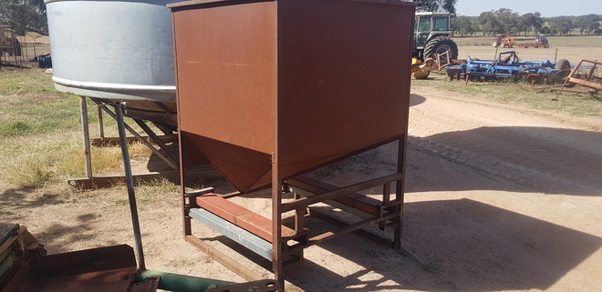 Feedout Bin/Seed Bin 