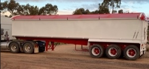 Hamelex white tipper 