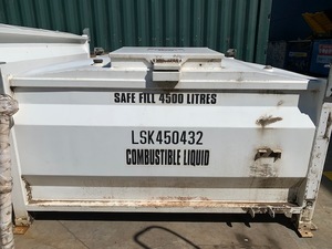 Ex-Rental LTKU4,500L [LTKU450 432] self-bunded diesel storage tank.