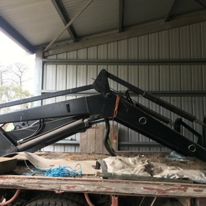 Case tractor front end loader