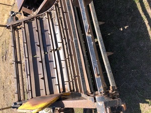 Boomerang Round Bale Feeder