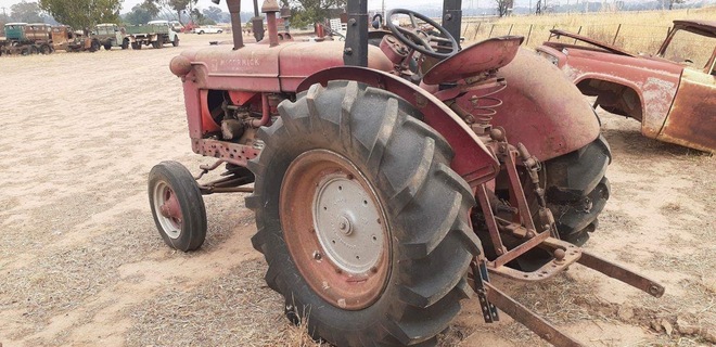 AO6 McCormick International tractor
