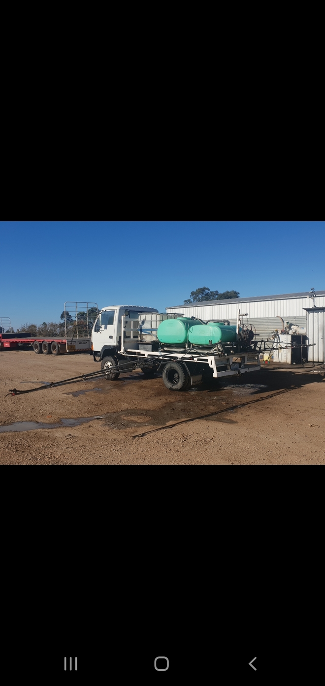 1989 Mitsubishi Canter 4x4 Spray Truck