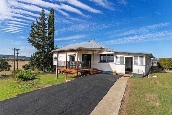 A LIFESTYLE IN ITSELF Country Living with City Convenience