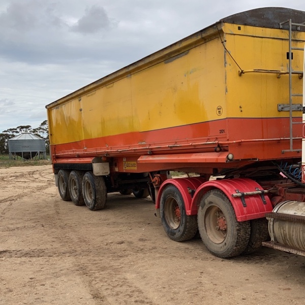 Lusty Semi Tipper 32' x 6'