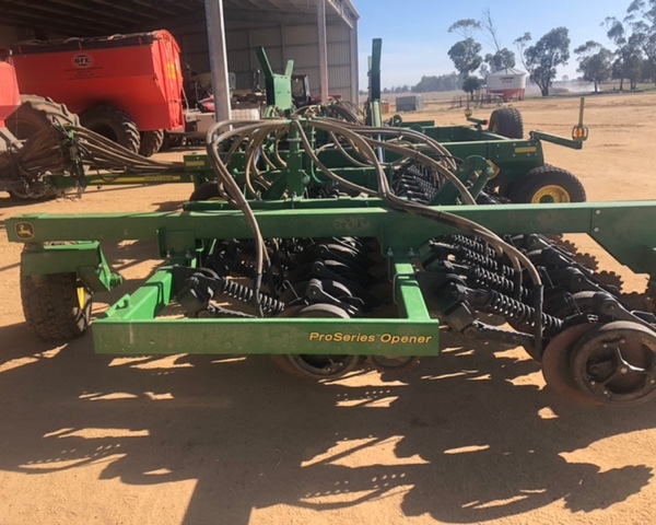 As new John Deere 1890 Disc Drill For Sale 40Ft