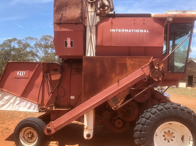 International 711 Header 