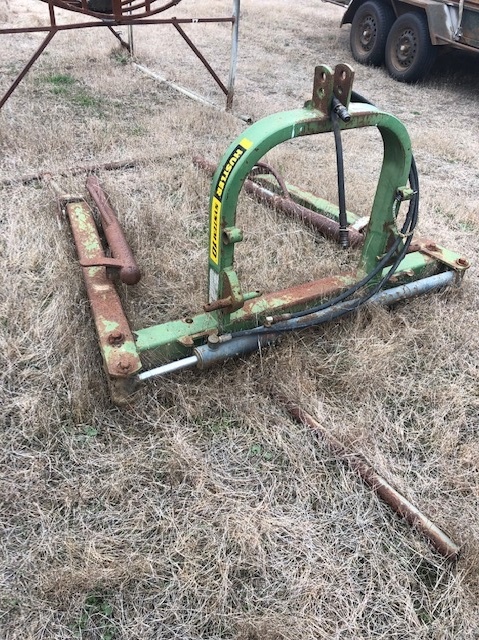 Hustler System 10  Bale Feeder