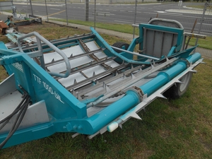 Knuckey TTF1000 2 Bale Trailing Bale Feeder