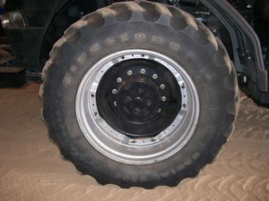Magnum Front Rims/Tyres 480/70R-34 or Taken off Front Duals.