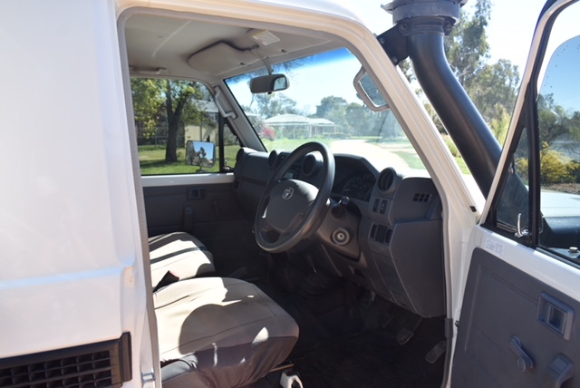 2014 toyota land cruiser workmate manual 4x4