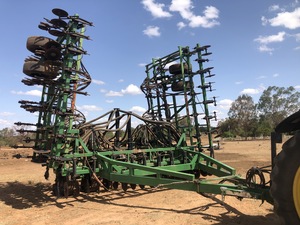 2005 50' Auseeder DBS 49-300 Series Seeder Bar