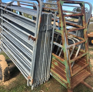 18 Panel Portable cattle yards w 3 Main Gates
