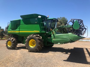 2004 John Deere 9760 STS Rice 4WD with 925D Draper Front
