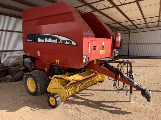 New Holland BR750 Round Baler