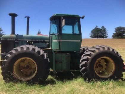John Deere 8440
