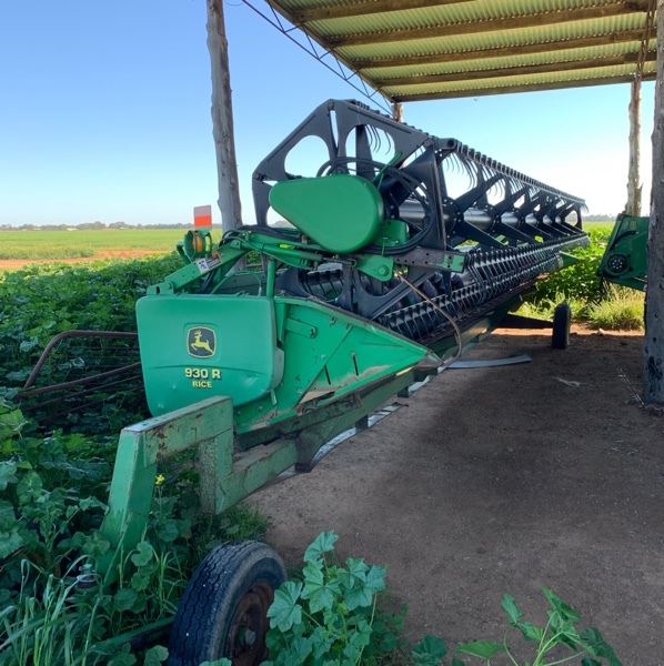 John Deere 930R Header Front 