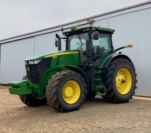 2015 John Deere 7210R Tractor 
