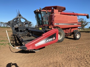 2000 Case 2388 Header with 2009 2142 30' Draper Front