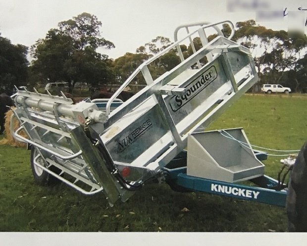 Square Bale Feeder ( Squounder ) Good Condition.