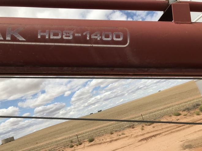 Sakundiak HD8-1400 (8”x46’) auger.