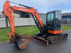 HITACH ZX52U-3CLR HYDRAULIC HITCH 3 BUCKETS AND RIPPER