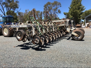 2006 NDF 12m trailing single disc seeder