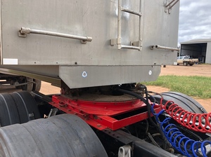1992 Muscat TOA 32'x6' Trailer