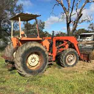 Fiat 780 DT Tractor / Loader