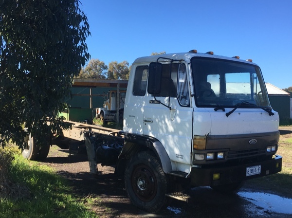 1989 ford cab /chassis