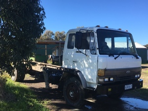 1989 ford cab /chassis