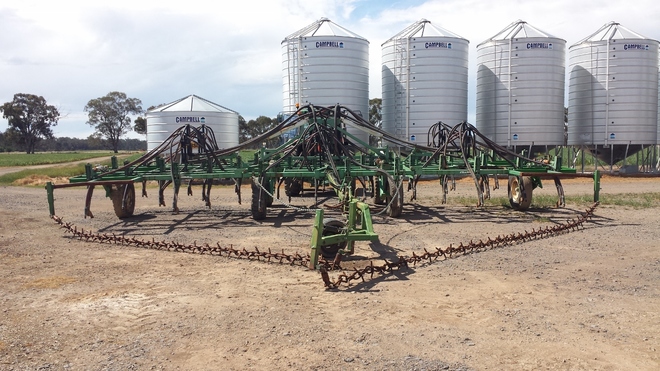 SMALE Tail Prickle Chain