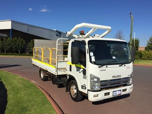 2015 ISUZU NPR 400 TRAY