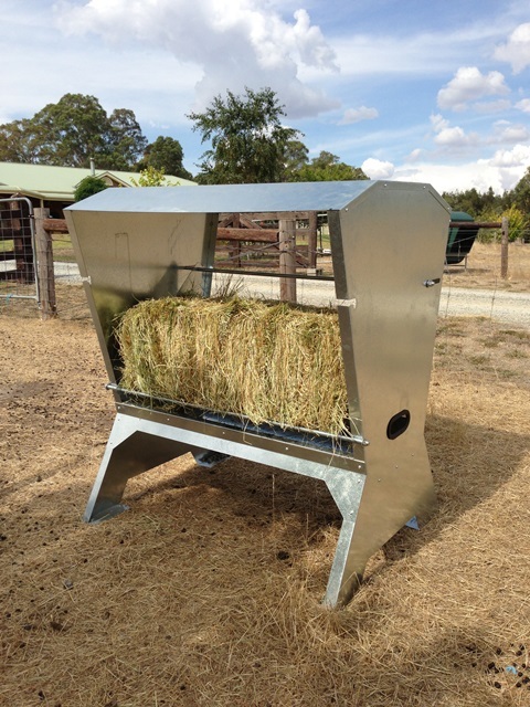 Single hay bale & grain feeder for sheep, goats, alpacas