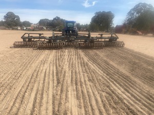 30ft K-Line Coil & Prickling Harrows Hydraulic Lift & Fold 