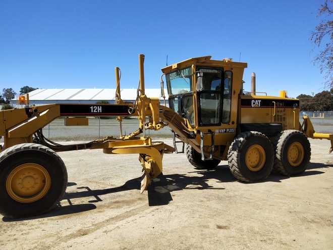 2005 Caterpillar 12H Grader