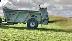 Muckrunner  M1855 GALVANISED Manure Spreader
