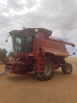 2005 Case IH 2388 Header with 36ft 2052 Draper Front