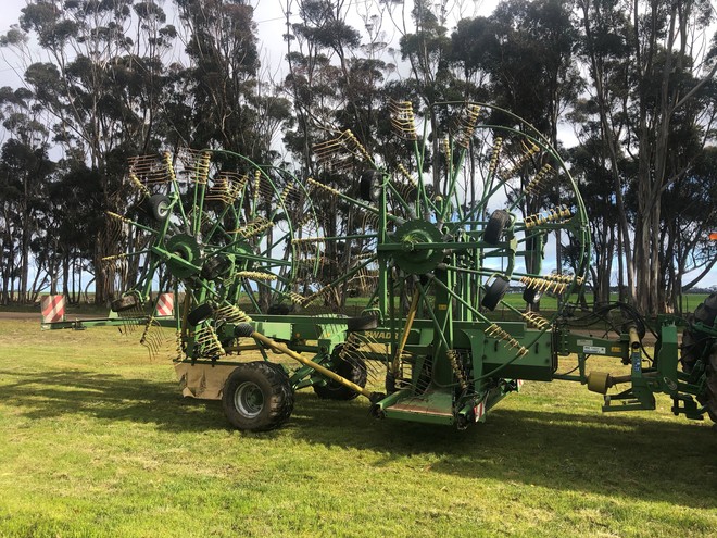 2013 Krone Rake