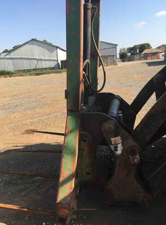 John Deere TC 544H Loader