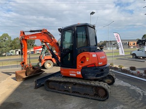 KUBOTA 5.5T EXCAVATOR U55-4