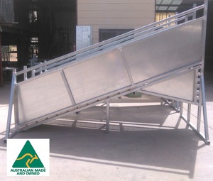 Sheep ramp, adjustable with walkway 3.8m